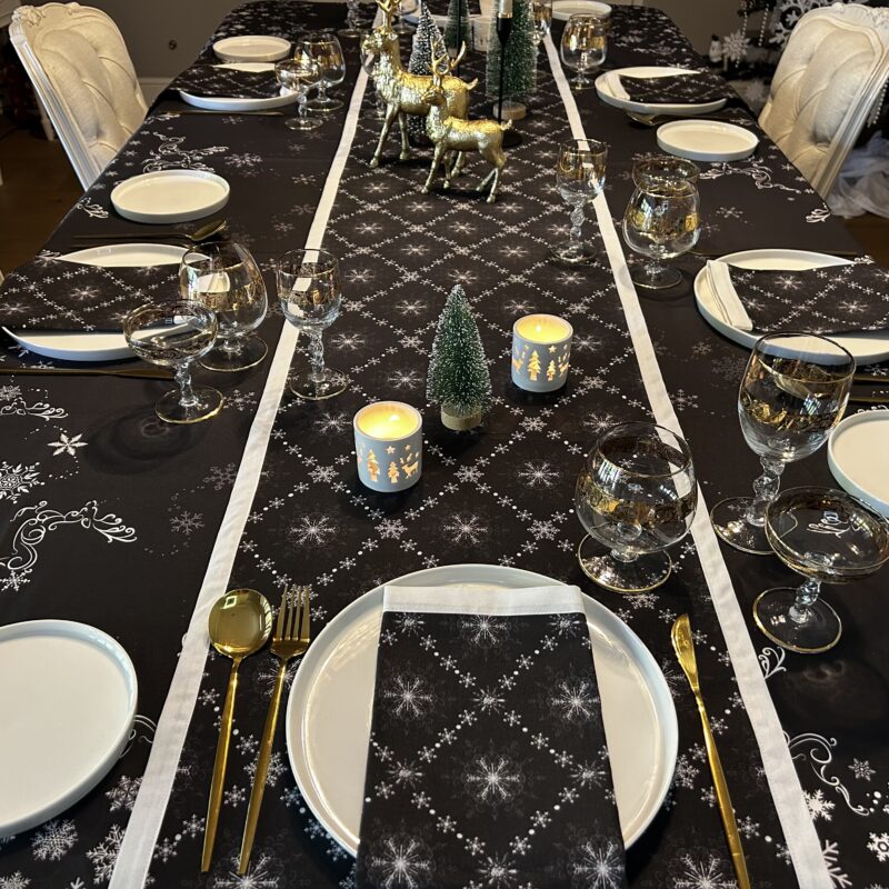 Runner - All Over Snowflake Print - Black