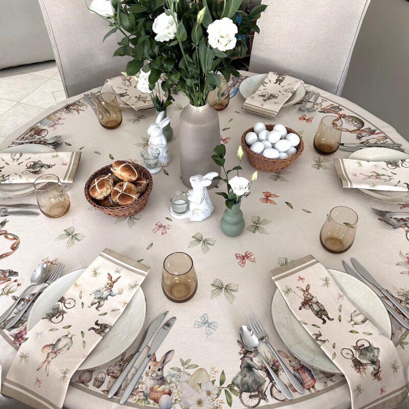 Round Tablecloth - Bunny Border Print