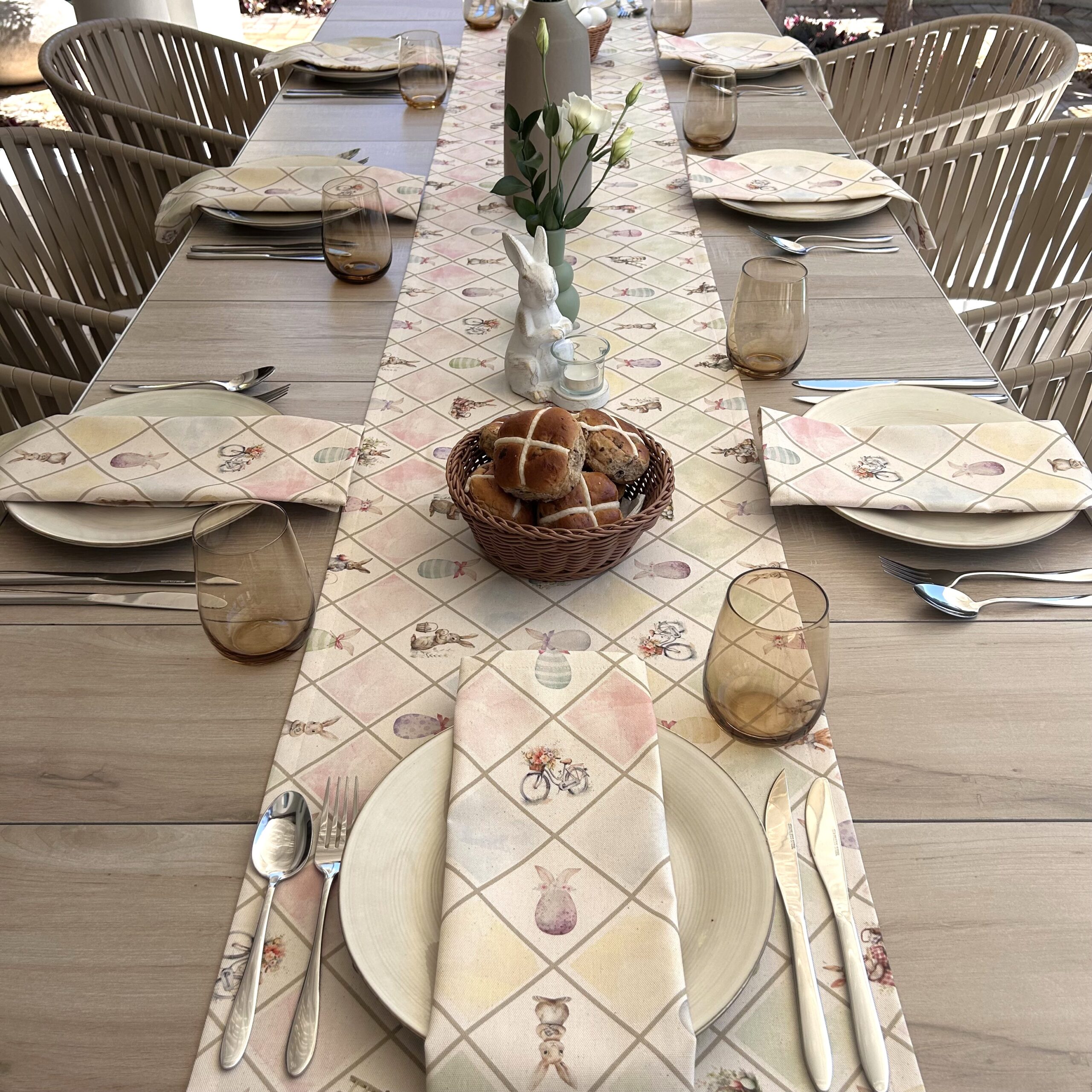 Runner - Criss-Cross Print